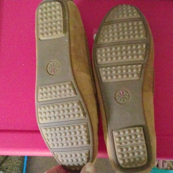 EUC. ISAAC MIZRSHI SUEDE DRIVING MOCS WITH LEATHER BOW AND TRIM. SZ 8.5 M. - Picture 4 of 6